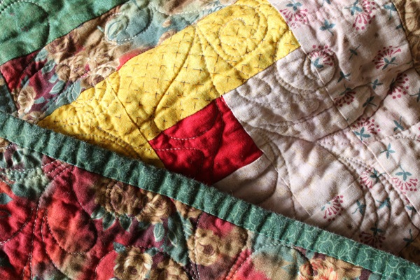 Multi-coloured quilt